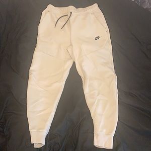 Nike Tech Fleece, White Joggers